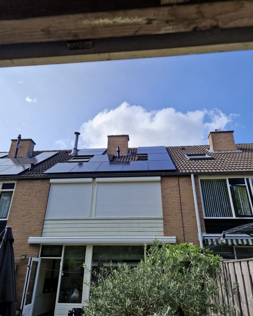 zonnepanelen-installeren-in-huizen